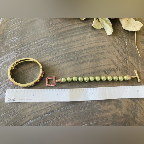 Heidi daus crystals bronze tone bangle and faux pearls toggle clasp bracelet. - Picture 10 of 12